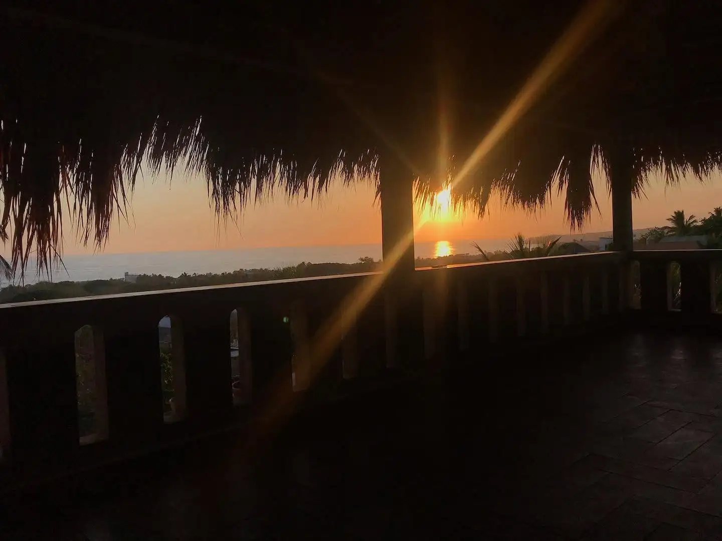 Vista de Punta Zicatela desde el Surf House